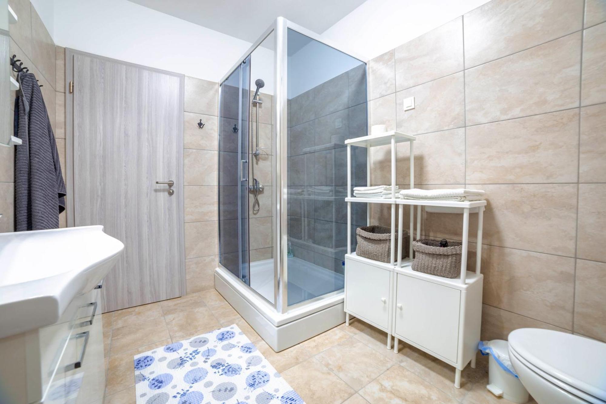 Apartments Raspolic 卡斯塔 外观 照片