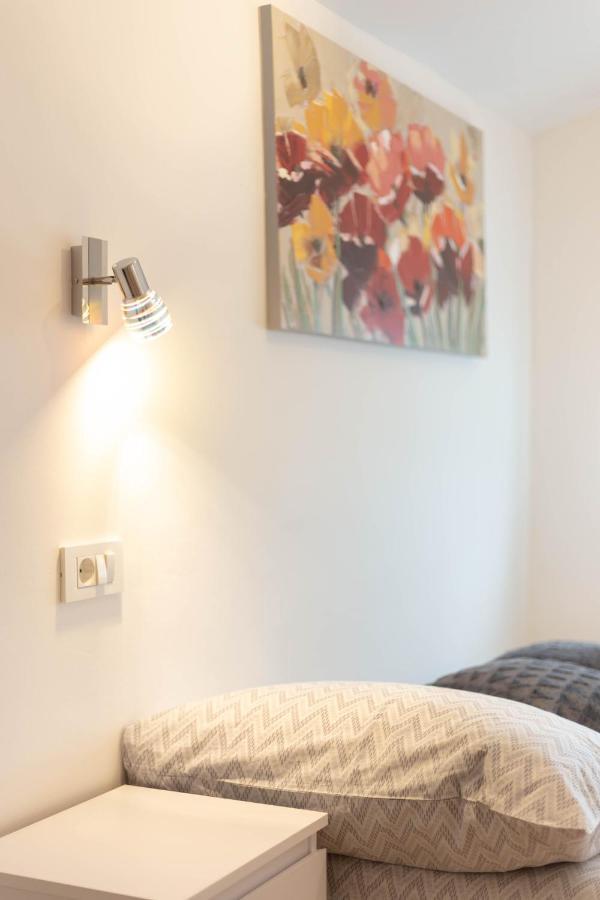 Apartments Raspolic 卡斯塔 外观 照片